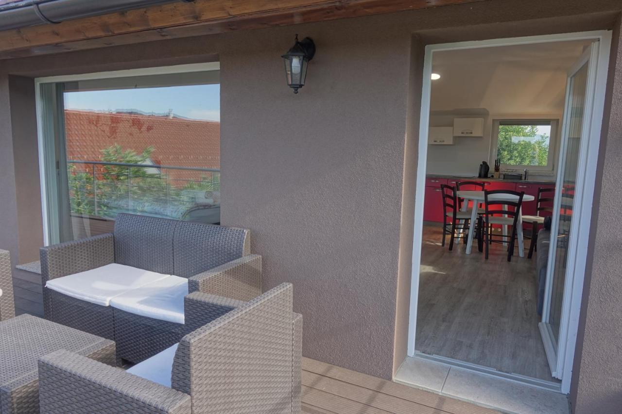 Apartments Laura Farm Stay พอดเชเทอร์เทค ภายนอก รูปภาพ